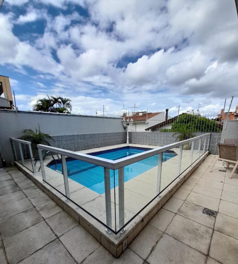 Guarda-corpo de piscina